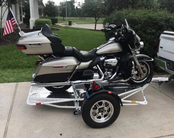 White_Single_Ride_Up_Trailer_with_Harley_1800x1800-600x475-2